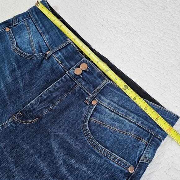 Seven7 Tummy Support High-Rise BootCut Jeans - Picture 3 of 10